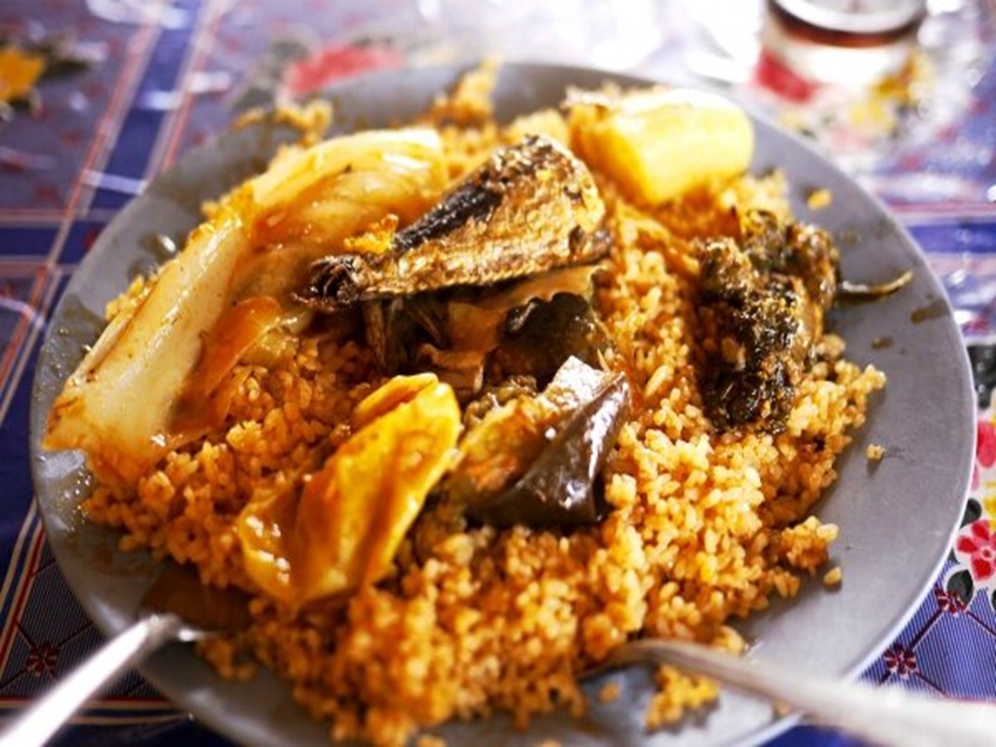 Riz au soumbala + poisson